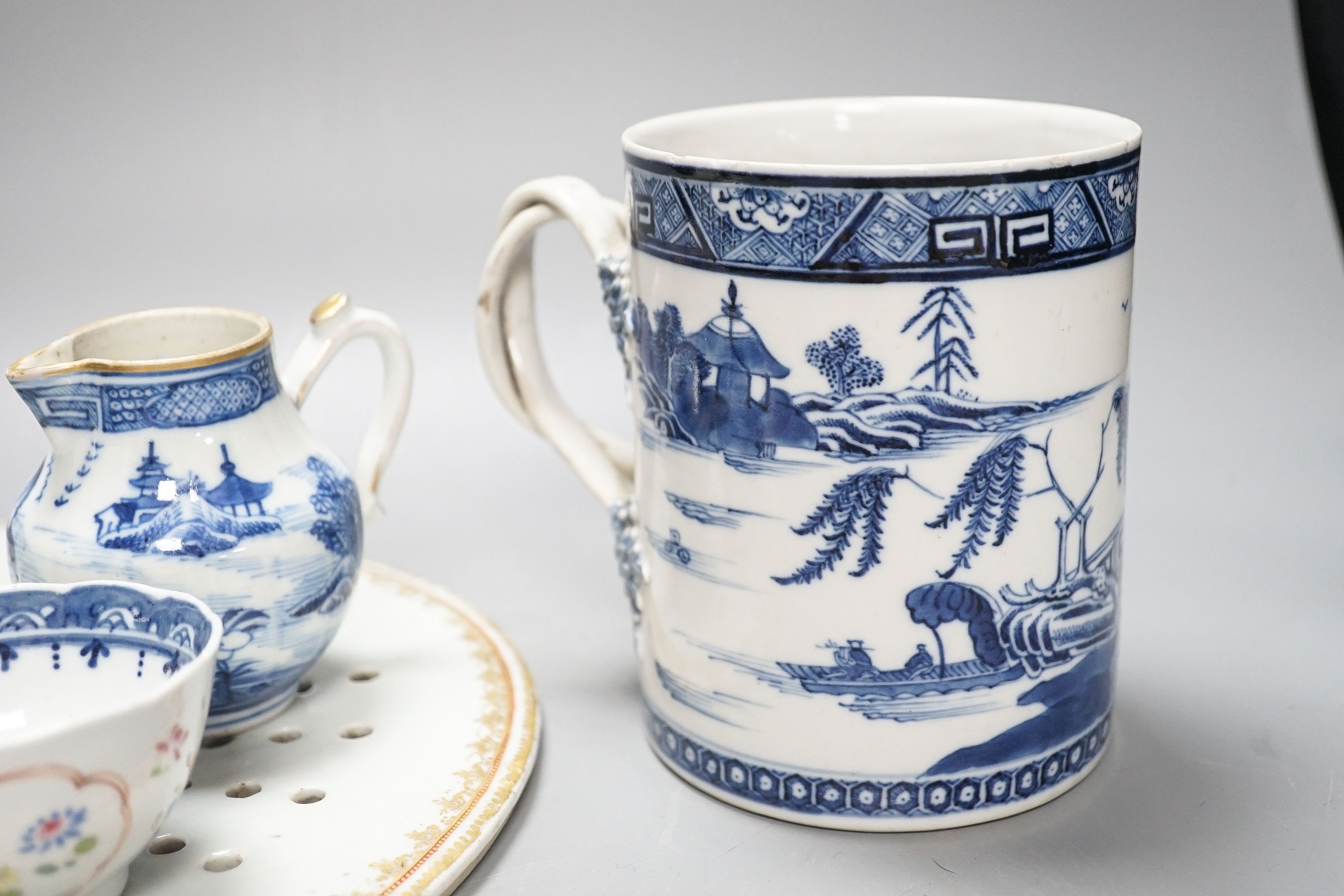 A group of 18th-20th century Chinese ceramics 35cm